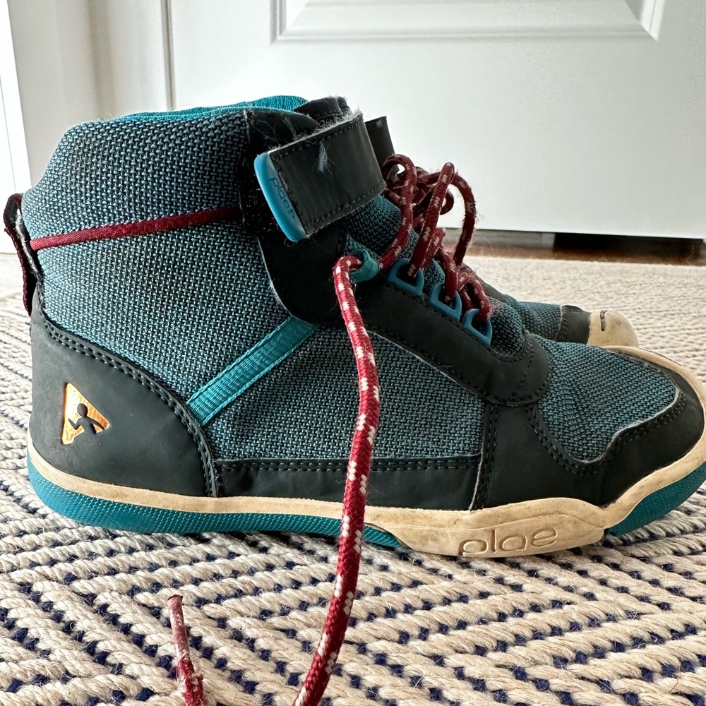 PLAE Kaiden waterproof boots size 1.5